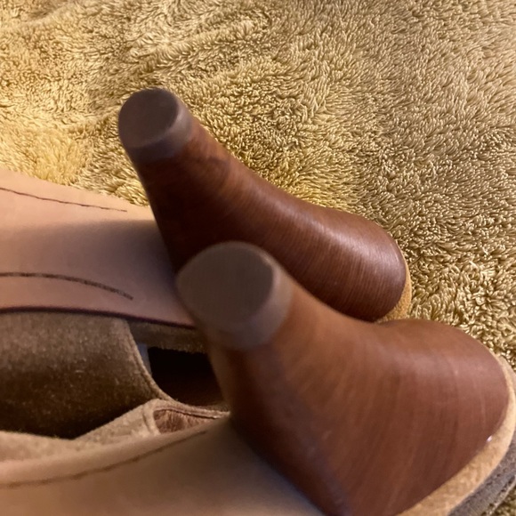 Lux Leather Anthropologie Heels - Picture 7 of 9